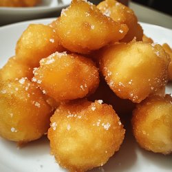 Buñuelos dulces fritos