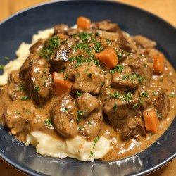 Klassisches Boeuf Stroganoff