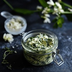 Hausgemachte Bärlauchbutter