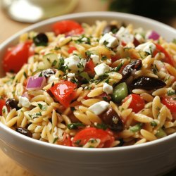 Erfrischender Griechischer Orzo-Salat