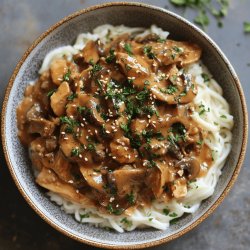 Veganes Stroganoff mit Sojageschnetzeltem