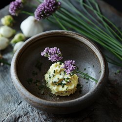 Aromatische Zitronen-Schnittlauchbutter