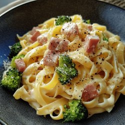 Nudeln mit Schinken und Brokkoli